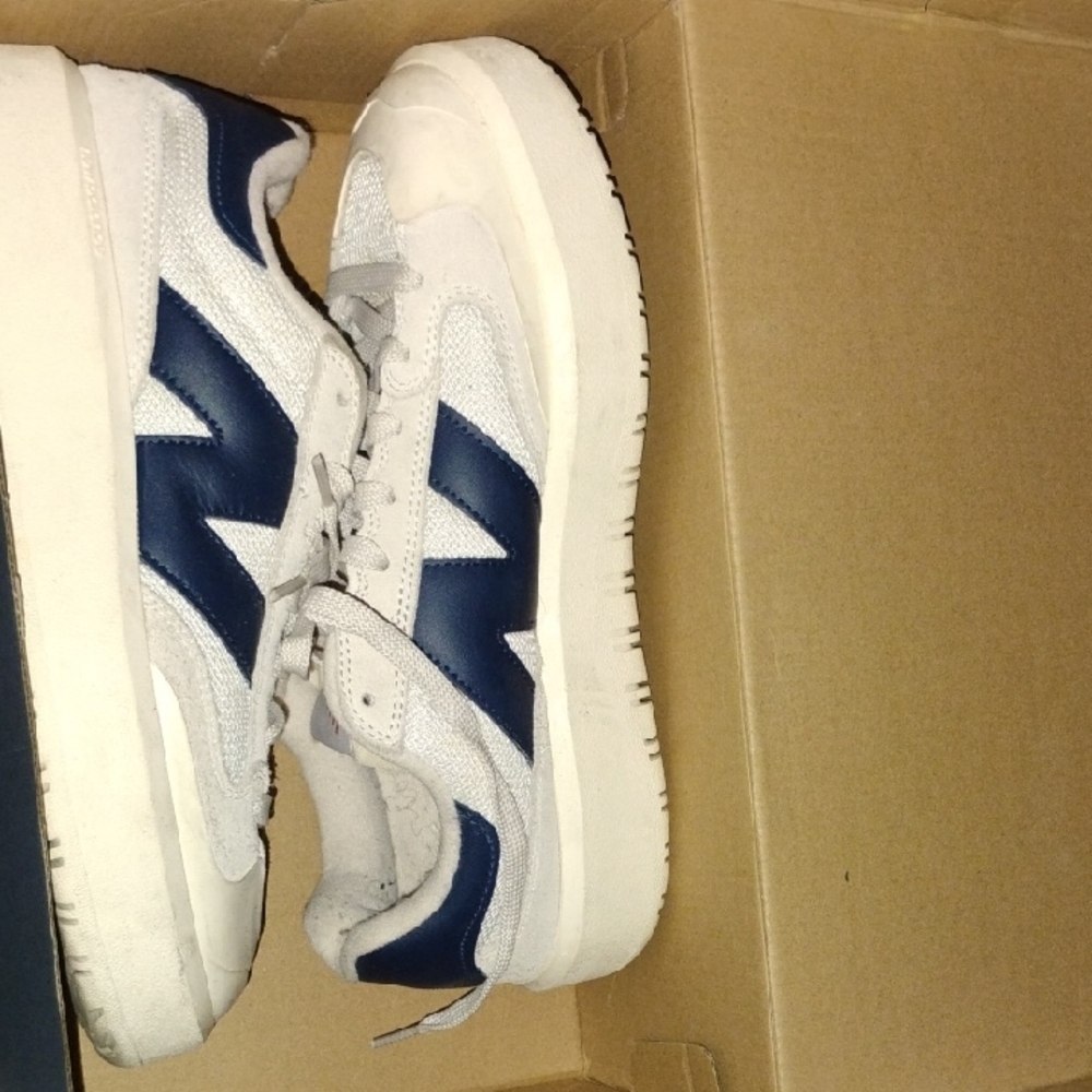 (Preloved) New Balance White and Navy Athletic Shoes